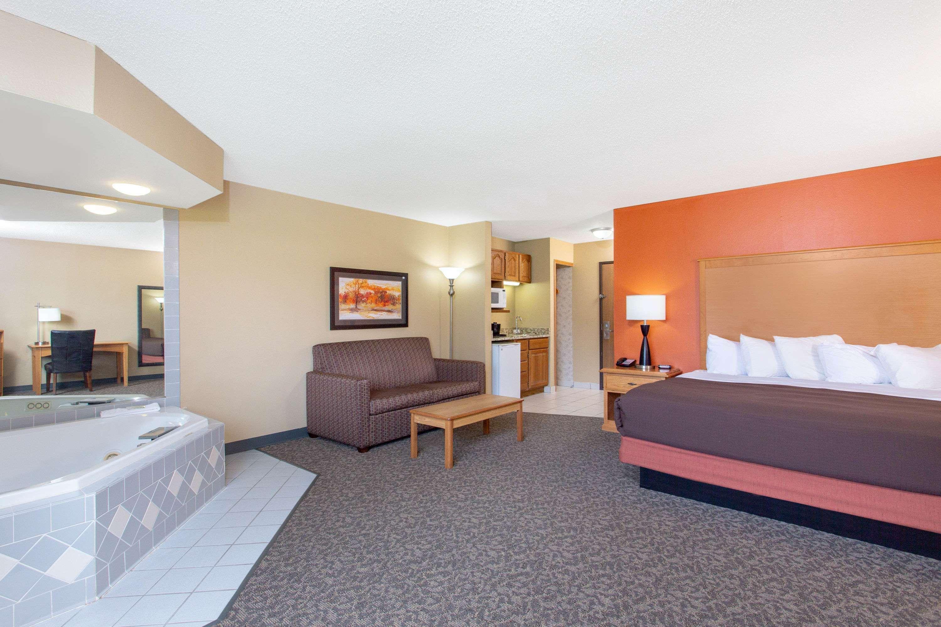 Americinn By Wyndham Boscobel Exterior photo