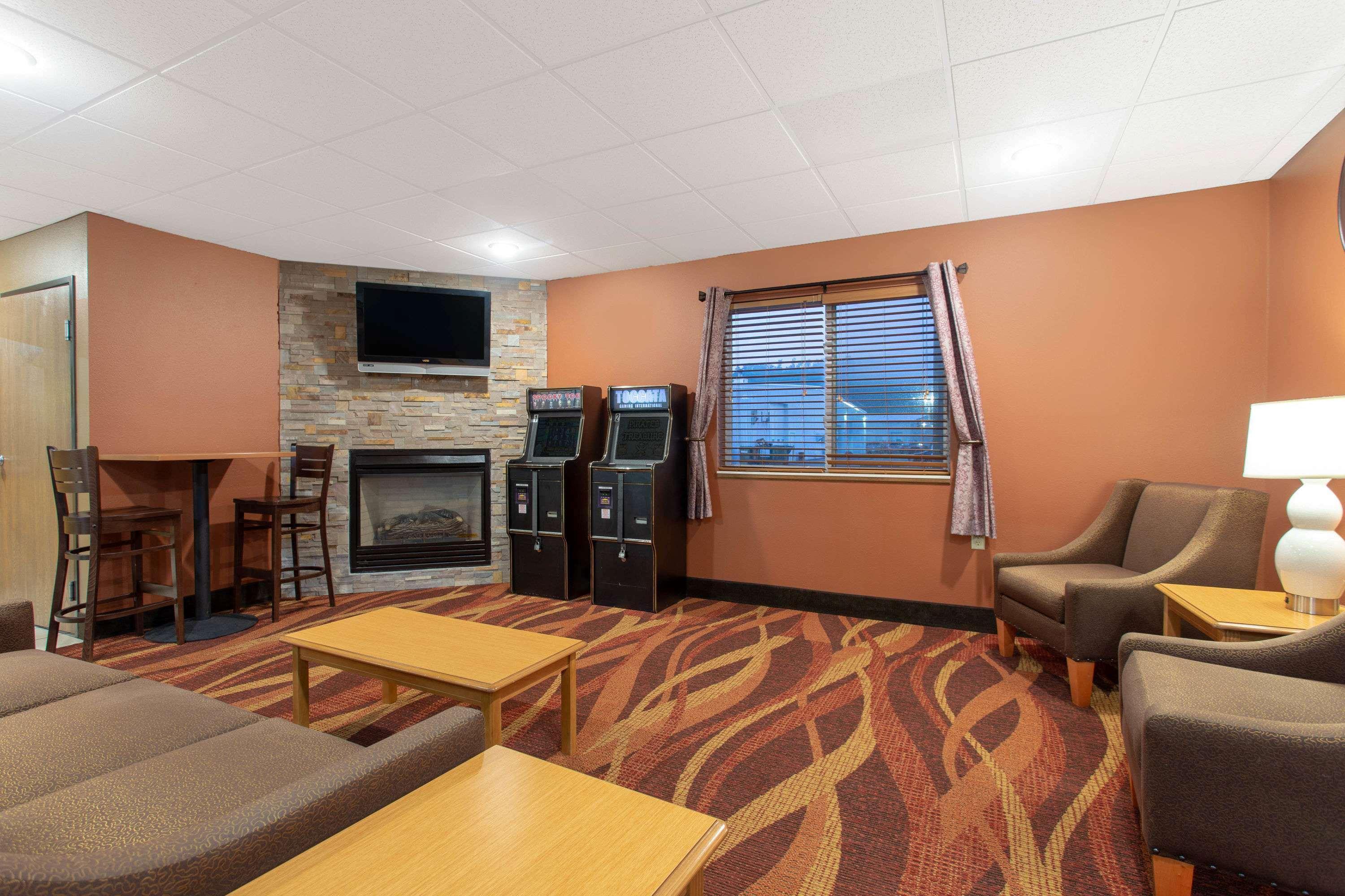 Americinn By Wyndham Boscobel Exterior photo